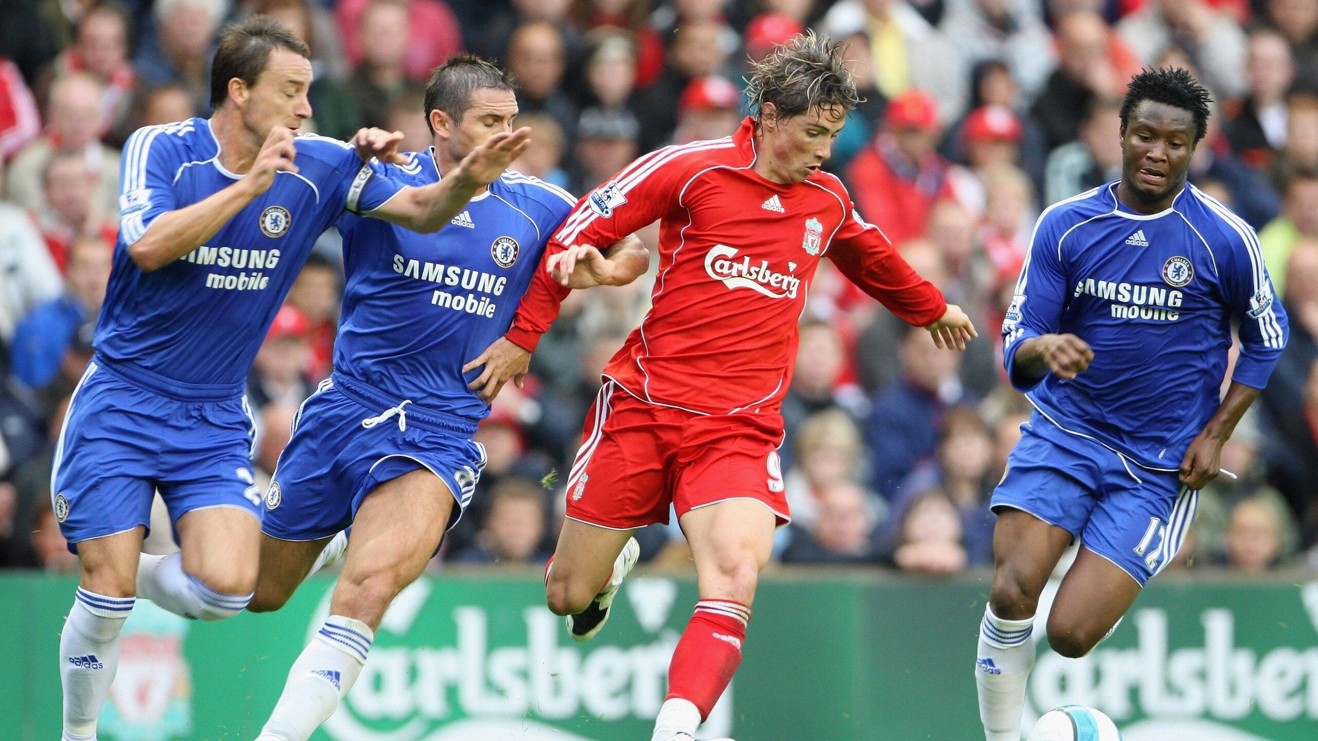 土耳其鏖战巴黎，奥斯梅恩在西甲国家德比接管比赛，一场跨越时空的足球权力游戏